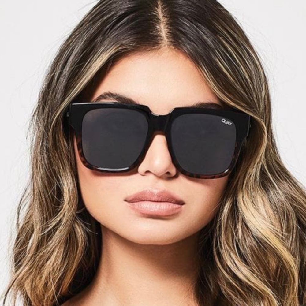 ❌SOLD❌NWT Quay Australia “On The Prowl” Sunglasses - Picture 1 of 3